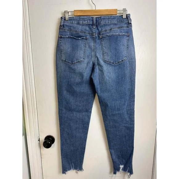 Maurices Distressed Cut Off Skinny Jeans Size 6 #0313 - Picture 4 of 8